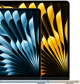 2台のMacBook Airノートブック。ディスプレイサイズの違いがわかる。対角線を測った場合のサイズは13.6インチと15.3インチ