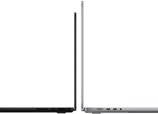 背中合わせに置かれた14インチMacBook Proと16インチMacBook Pro。サイズの違いがわかり、スリムなデザインが強調されている