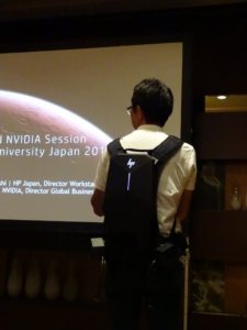 HP Z VR Backpack。日本HPのブースでは、VIVEを使用したデモも行なわれていた。